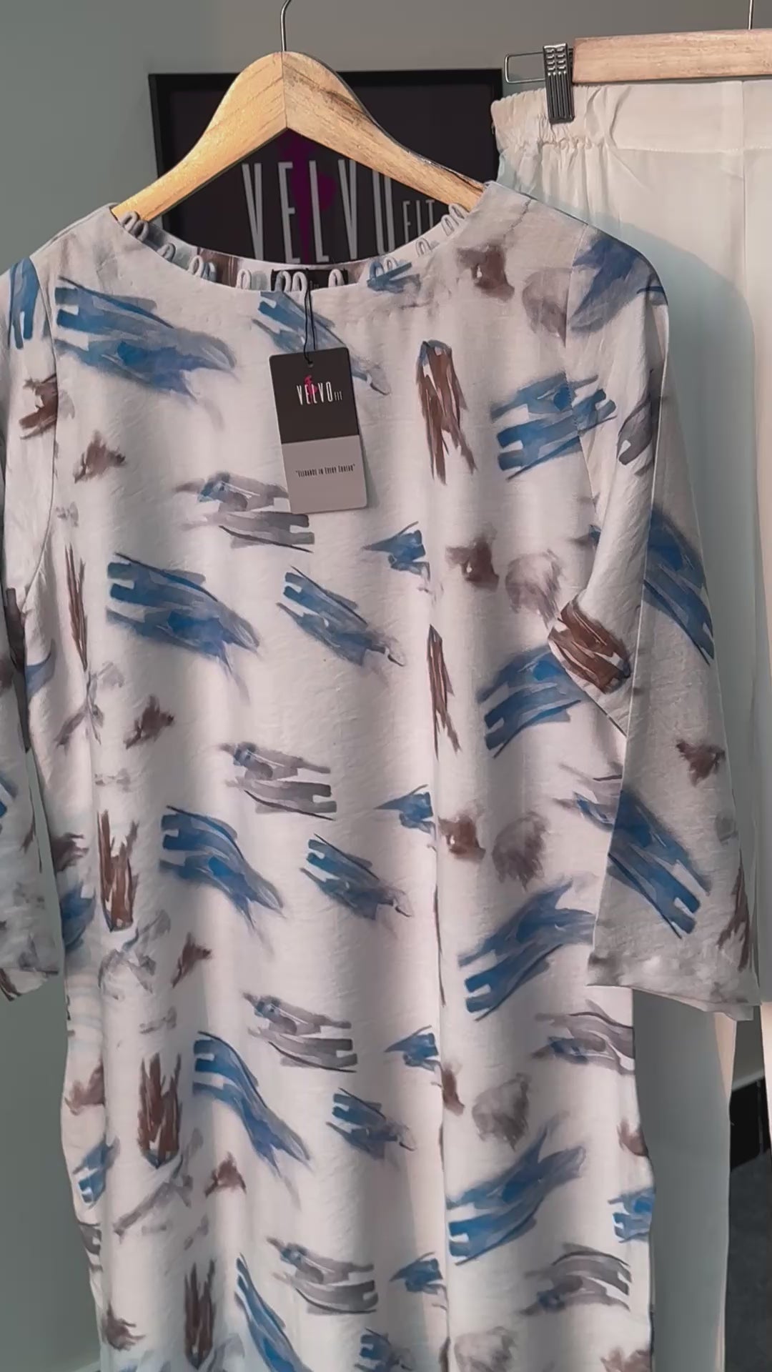 Brush stroke print with woven linen textured fabric 2-pc